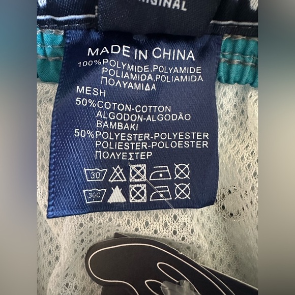 NEW Men’s Vilebrequin Size Large Turtle Swim Shorts - Picture 3 of 5